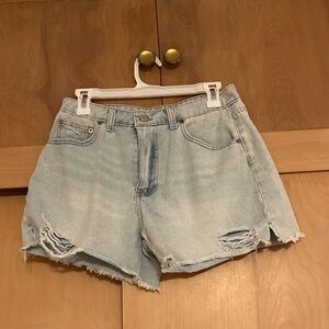 NWOT No Boundaries Light Wash Jean Shorts